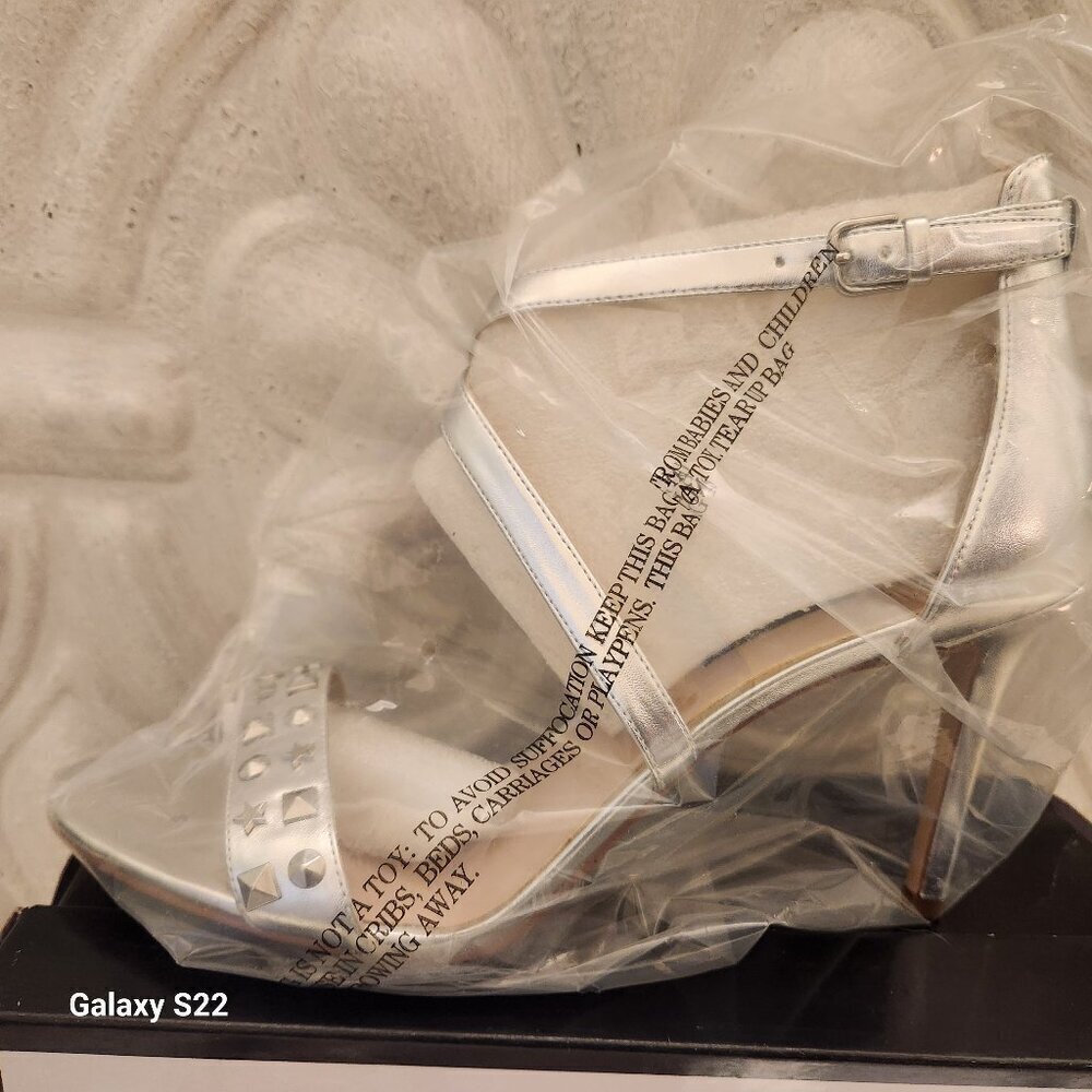 Nine West "Maziany" Silver Heeled Sandals. NIB. Size 11.